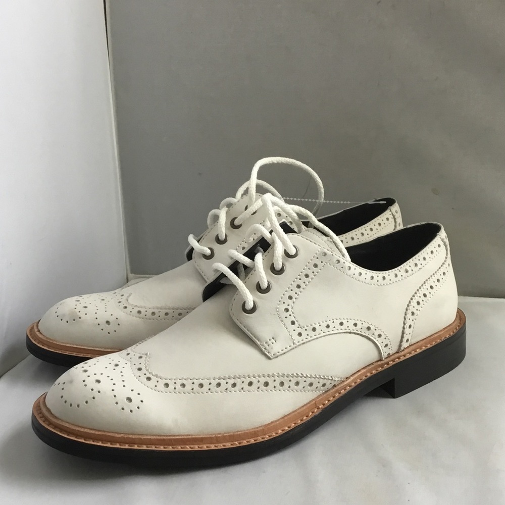 Kenneth Cole White Brogue Wingtip Oxfords with Tan Welt